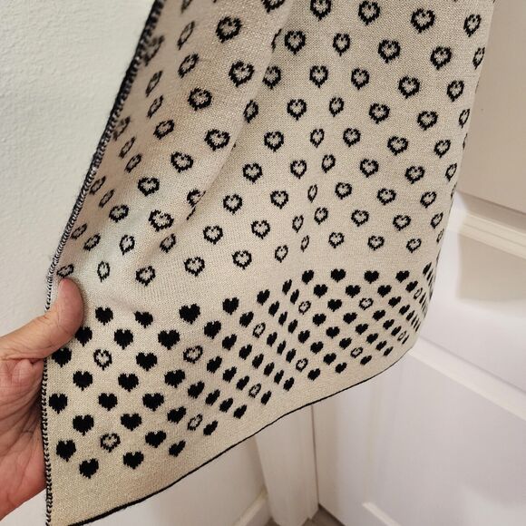Rebecca Minkoff Heart Shawl Scarf Reversable Black & White New with Tags - Picture 7 of 10